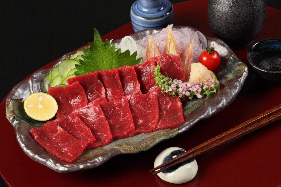 熊本のお土産といえば馬刺し 自分へのご褒美や贈り物にも選ばれる理由とは 馬肉総論